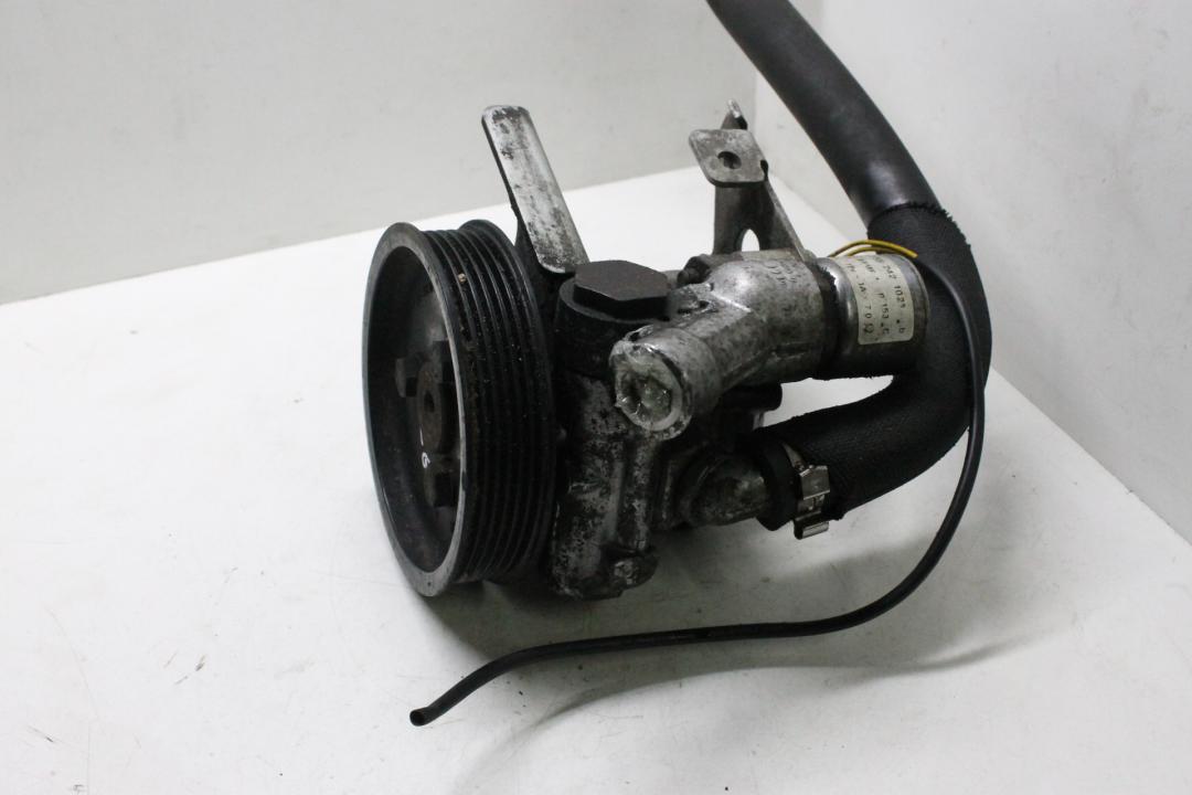 насос гидроусилителя руля BMW 5 серия E60/E61 2004, 3.0 л., бензин, седан, 6766191 - фото №1