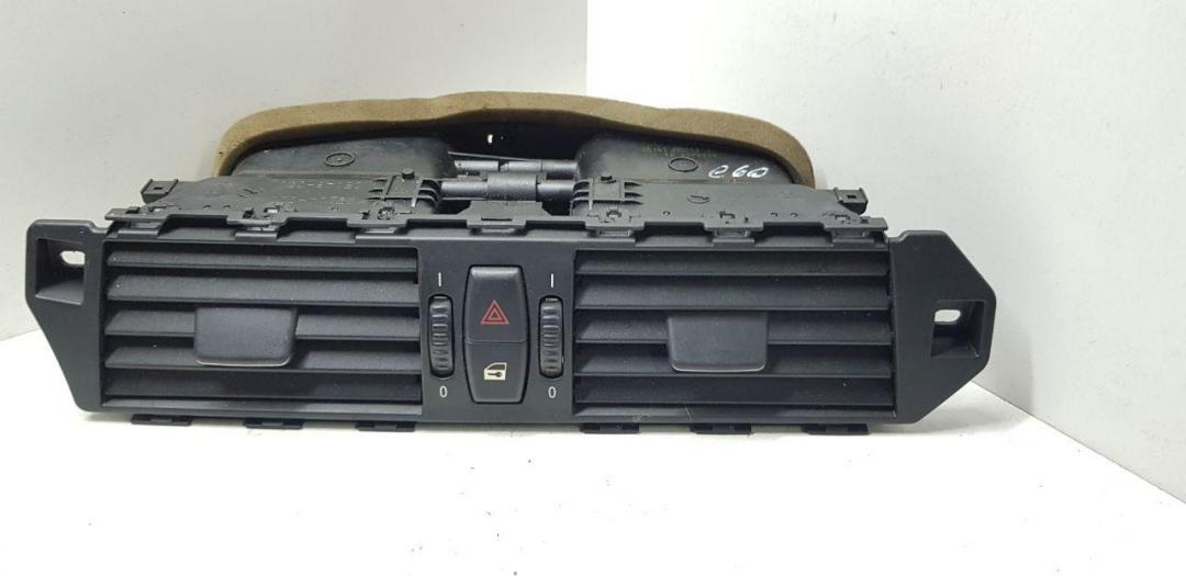 дефлектор обдува салона BMW 5 серия E60/E61 2006, седан, 9112206 - фото №1