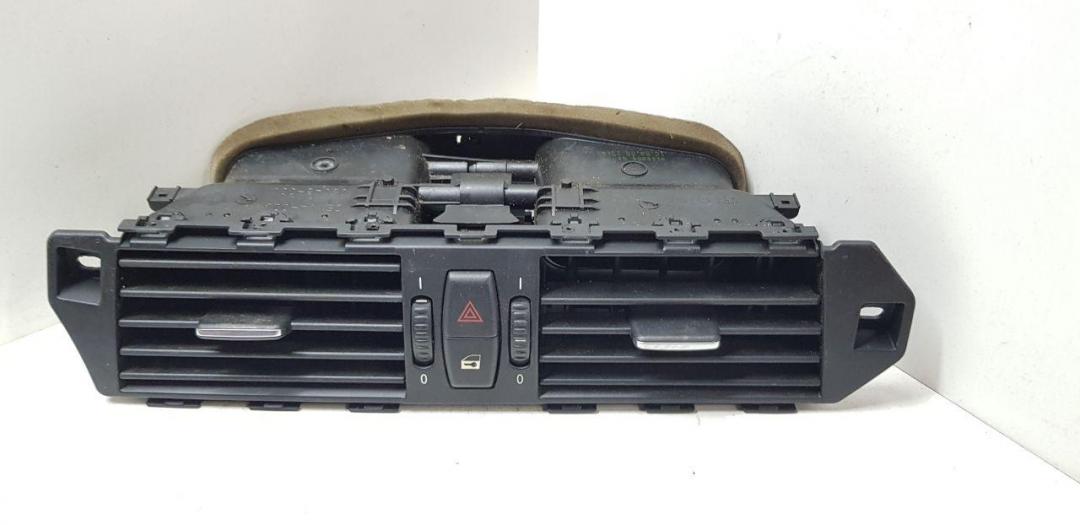 дефлектор обдува салона BMW 5 серия E60/E61 2006, седан, 9112206 - фото №1