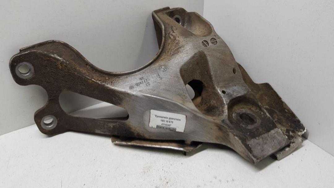 кронштейн двигателя BMW X5 E70 2007, 3.0 л., бензин, серый, внедорожник 5 дв., 6777258 - фото №1