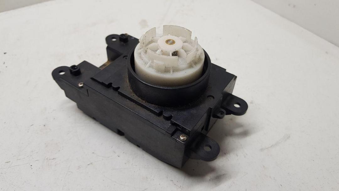 джойстик управления мультимедиа BMW 5 серия E60/E61 2003, 3.0 л., дизель, синий, седан, 6944884 - фото №1