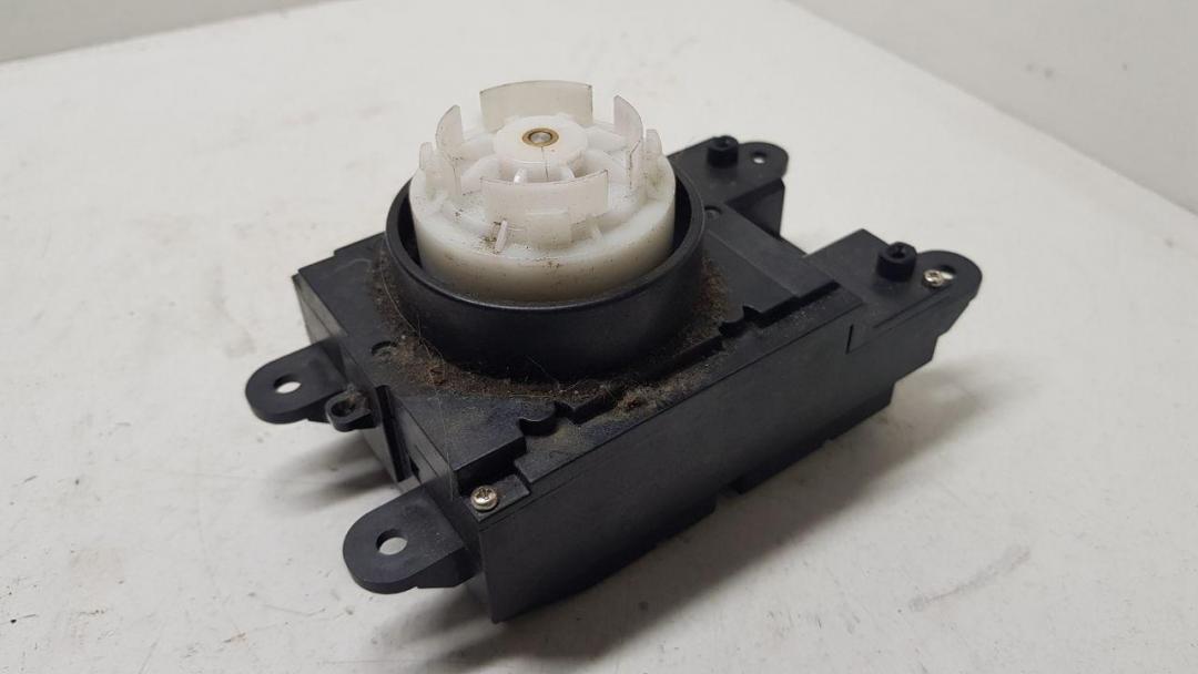 джойстик управления мультимедиа BMW 5 серия E60/E61 2003, 3.0 л., дизель, синий, седан, 6944884 - фото №1