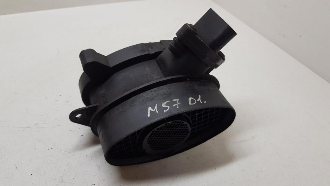 расходомер воздуха BMW 5 серия E39 2000, дизель, седан, 7787076 - фото №1