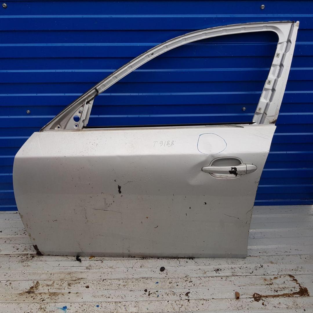 дверь передняя левая BMW 5 серия E60/E61 2005, серебро, седан - фото №1