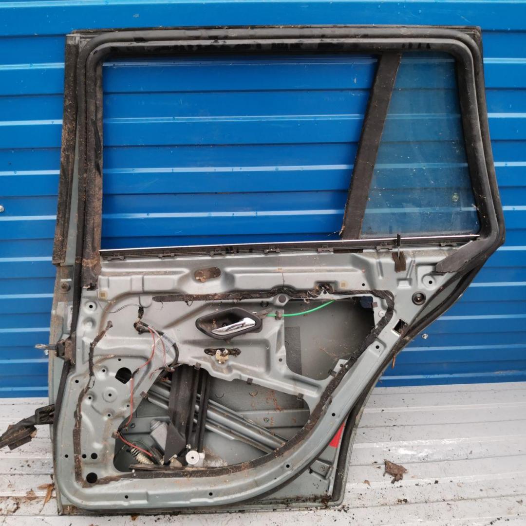 дверь задняя правая BMW 5 серия E39 2000, серый, универсал - фото №1
