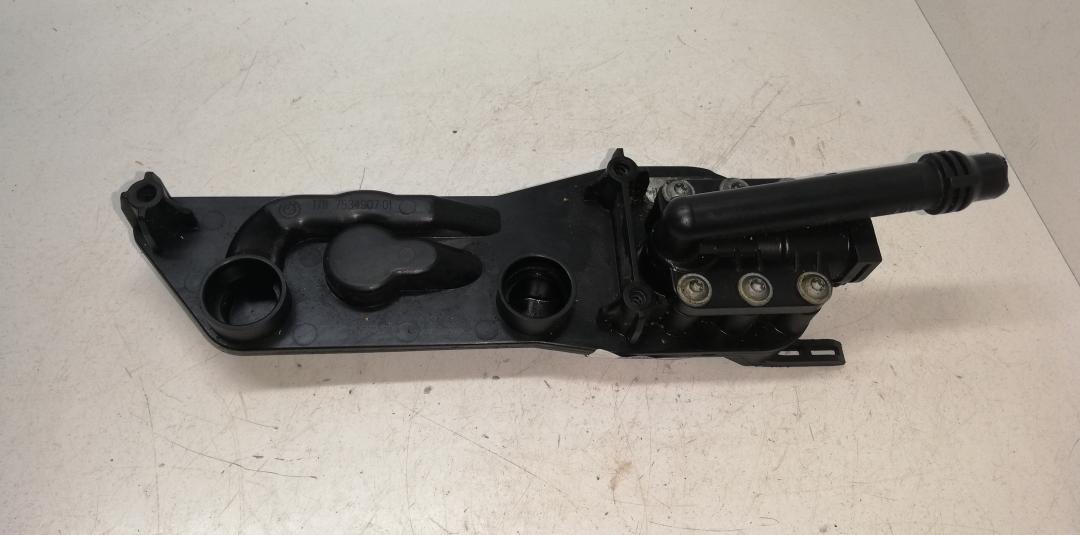 кронштейн (крепление) BMW 5 серия E60/E61 2007, бензин, седан, 6976362 - фото №1