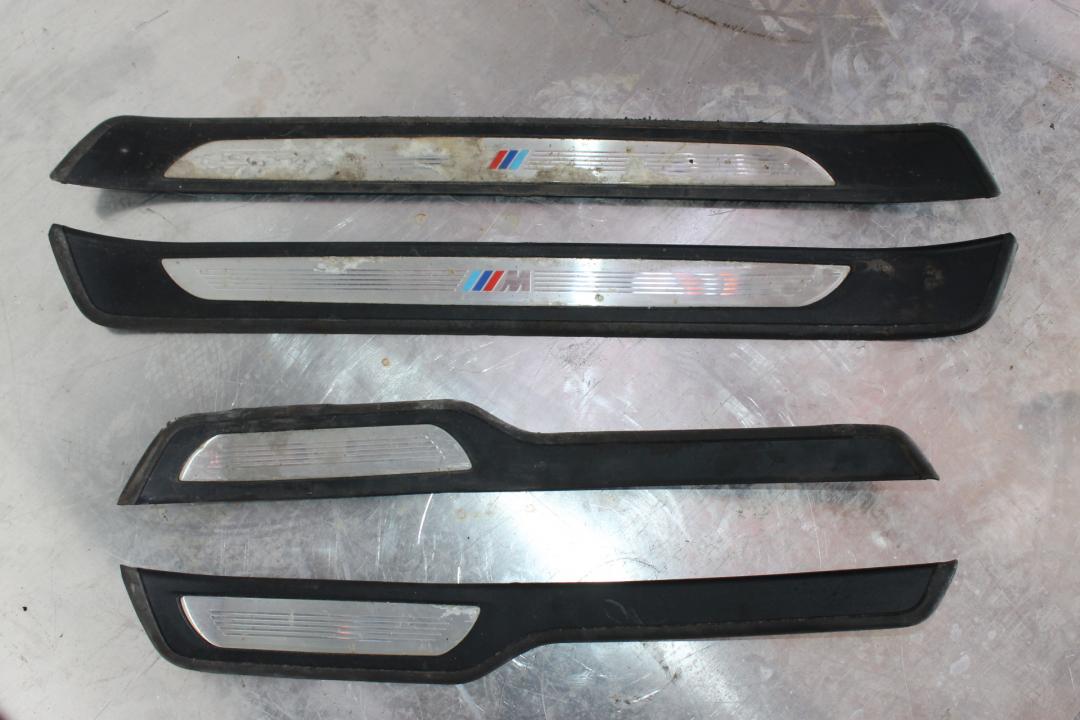 комплект накладок на пороги (внутренние) BMW 3 серия E90/E91/E92/E93 2006, 3.0 л., дизель, серебро, универсал - фото №1