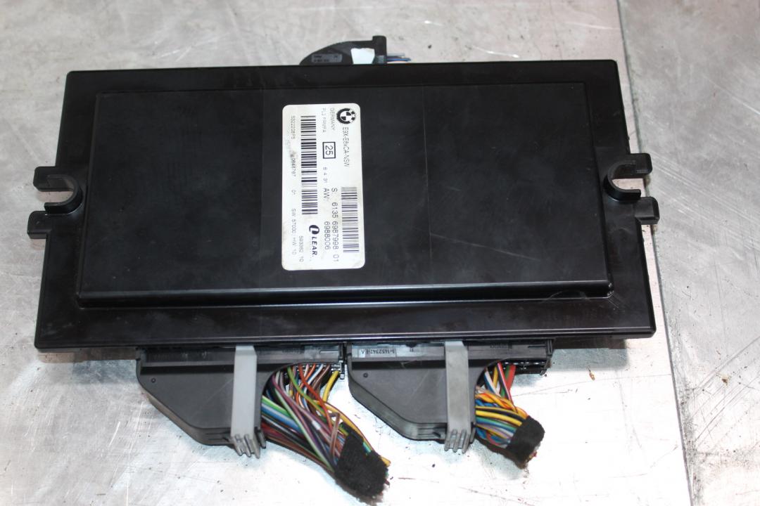 блок управления светом BMW 3 серия E90/E91/E92/E93 2006, 3.0 л., дизель, серебро, универсал, 6987998 - фото №1