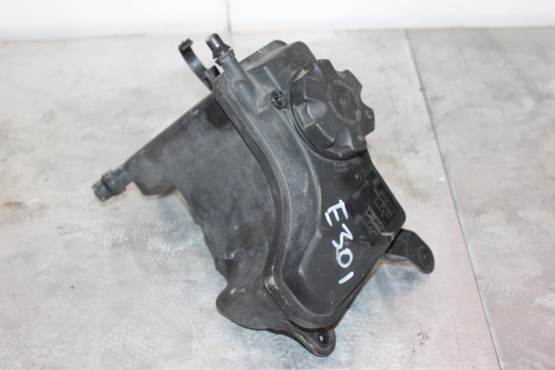 бачок расширительный BMW 3 серия E90/E91/E92/E93 2006, 3.0 л., дизель, серебро, универсал - фото №1