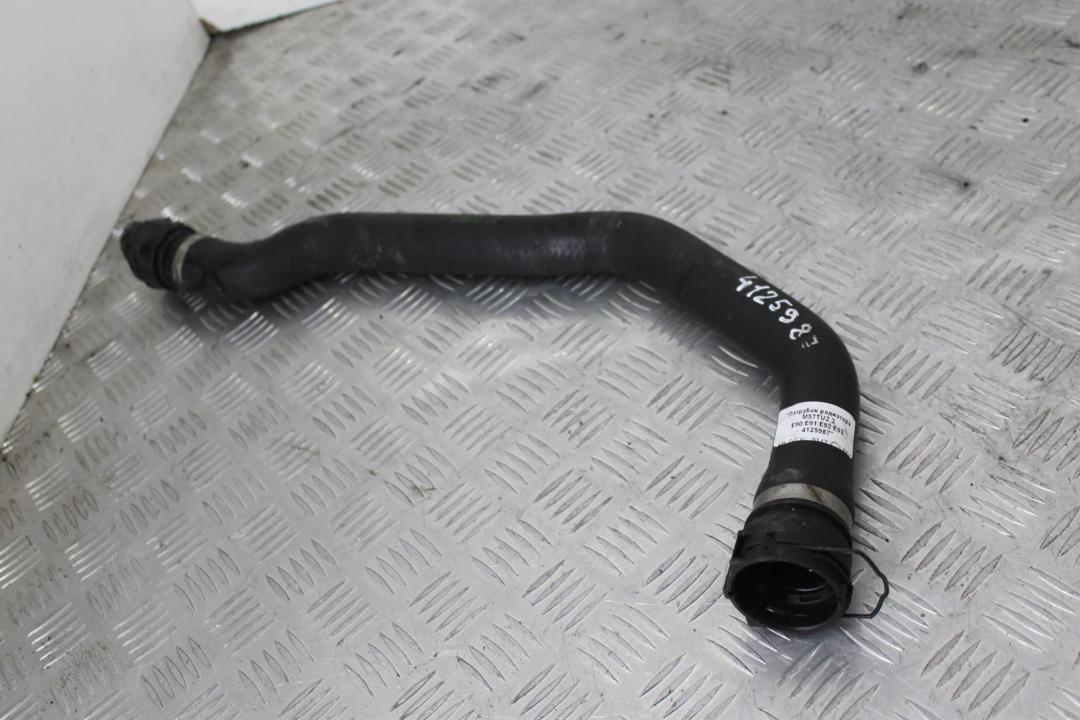 патрубок радиатора BMW 3 серия E90/E91/E92/E93 2007, 3.5 л., дизель, серый, купе, 7789587 - фото №1