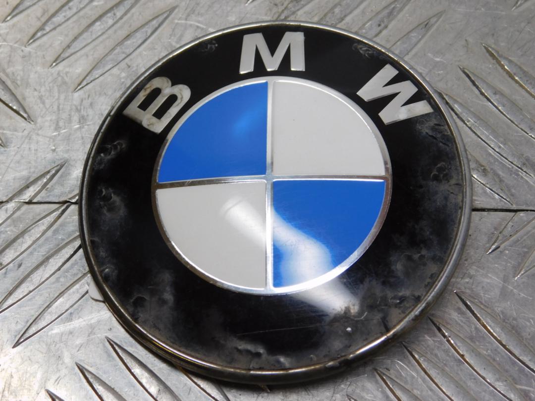 эмблема BMW 5 серия E60/E61 2007, 8132375 - фото №1