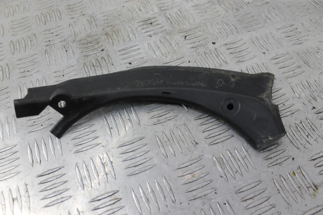 водосток крышки багажника BMW 5 серия E60/E61 2004, 2.2 л., M54 B22 (226S1), бензин, АКПП, titansilber metallic (354), седан, 51717124408, 7124408 - фото №1