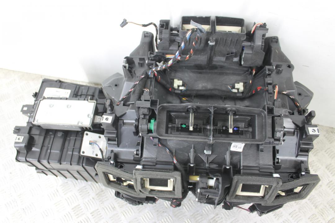 отопитель в сборе (печка) BMW 7 серия F01/F02 F01 2011, 4.4 л., N63 B44 A, бензин, АКПП, седан, задний привод, 64119241196, 64119290824 - фото №1