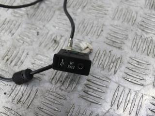 разъем AUX / USB BMW 7 серия F01/F02 F01 2011, 4.4 л., N63 B44 A, бензин, АКПП, седан, задний привод, 9129652, 61319129652