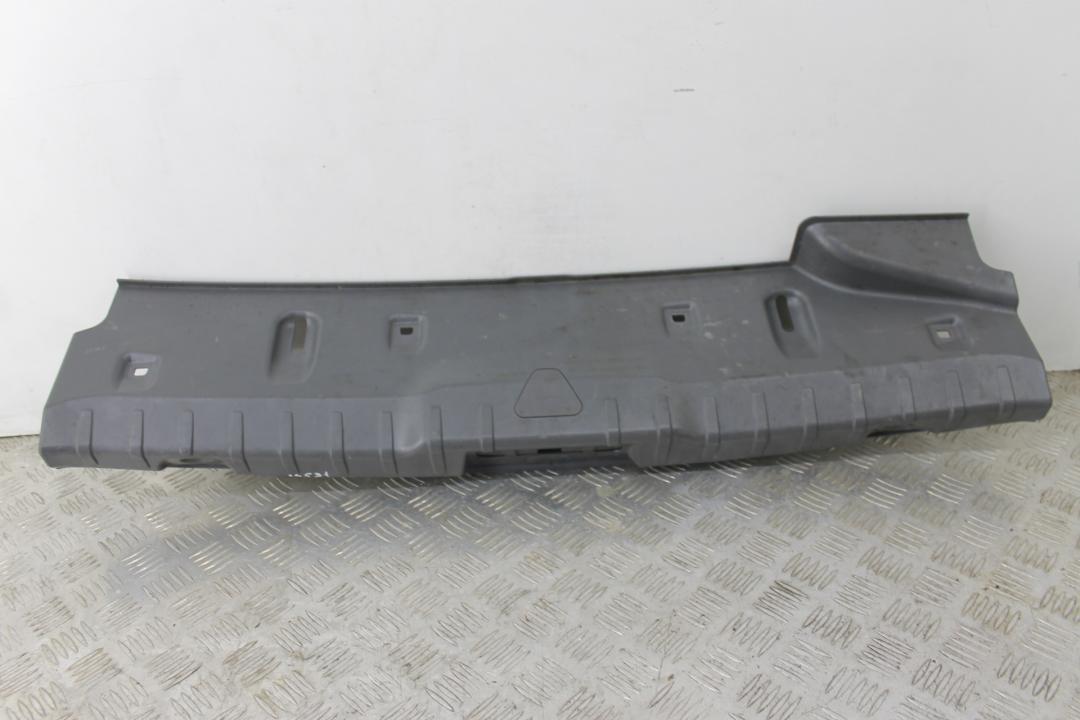 накладка внутренняя на заднюю панель кузова BMW 7 серия F01/F02 F01 2011, 4.4 л., N63 B44 A, бензин, АКПП, седан, задний привод, 51479113340, 9113340 - фото №1