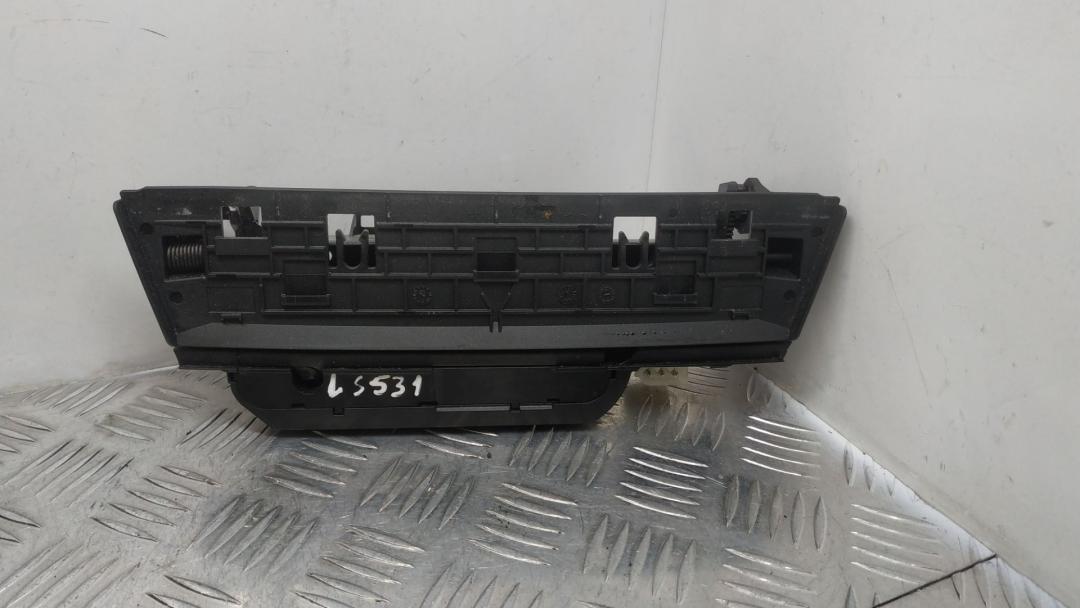 пепельница BMW 7 серия F01/F02 F01 2011, 4.4 л., N63 B44 A, бензин, АКПП, седан, задний привод, 51169182502, 9182502 - фото №1