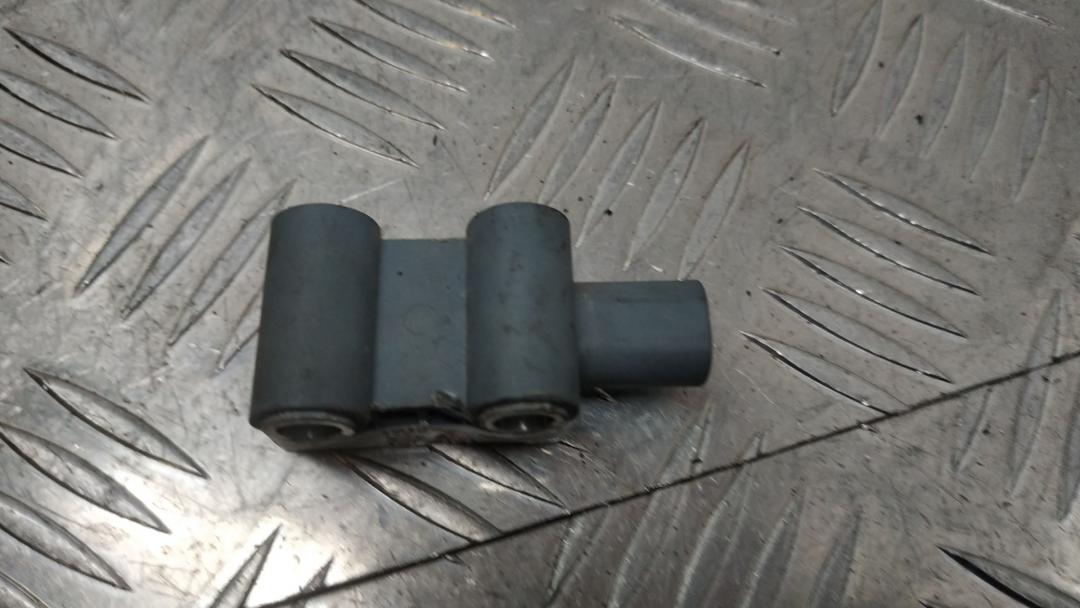 датчик удара BMW 7 серия F01/F02 F01 2011, 4.4 л., N63 B44 A, бензин, АКПП, седан, задний привод, 65779159315, 9159315 - фото №1