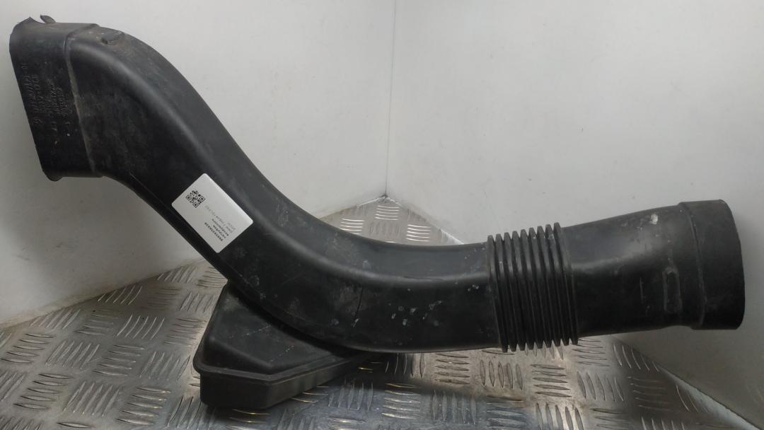 патрубок воздушного фильтра BMW 7 серия F01/F02 F01 2011, 4.4 л., N63 B44 A, бензин, АКПП, седан, задний привод, 13717577473, 7577473 - фото №1