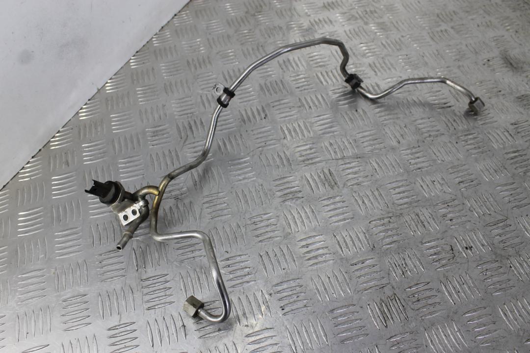 трубка топливная BMW 7 серия F01/F02 F01 2011, 4.4 л., N63 B44 A, бензин, АКПП, седан, задний привод, 13537622850, 7622850 - фото №1