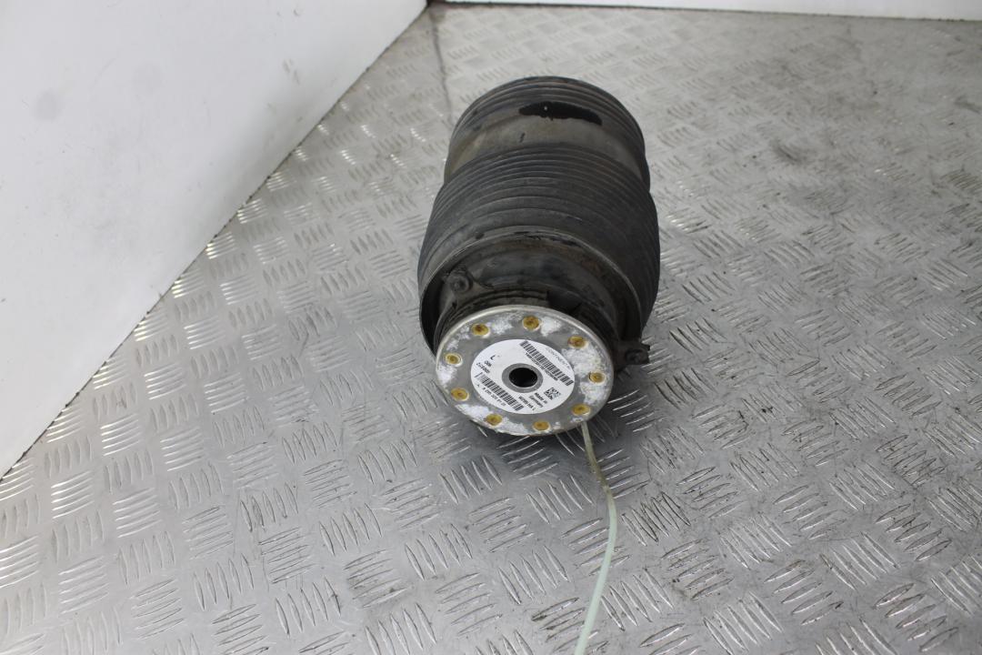 пневмоподушка Mercedes-Benz E-Класс W213/S213/C238/A238 2017, 2.0 л., OM 654.920, дизель, АКПП, универсал, задний привод, правый руль - фото №1