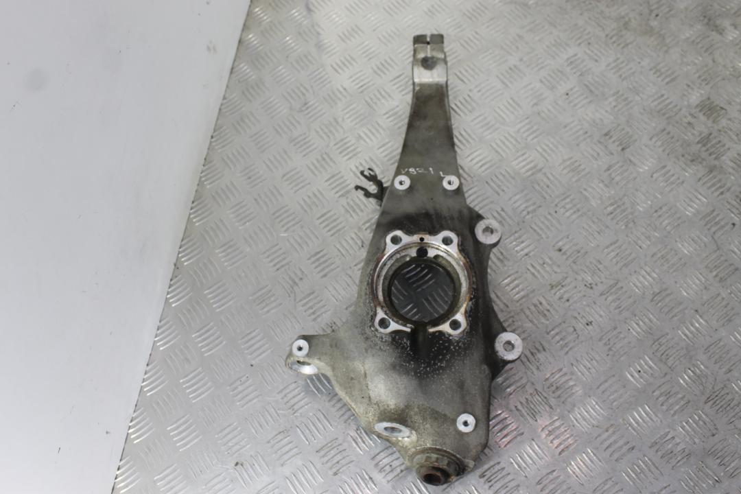 кулак поворотный левый BMW 7 серия F01/F02 F02 2012, 4.4 л., N63 B44 A, бензин, black sapphire metallic (475), полный привод, 31216777749, 6777749 - фото №1