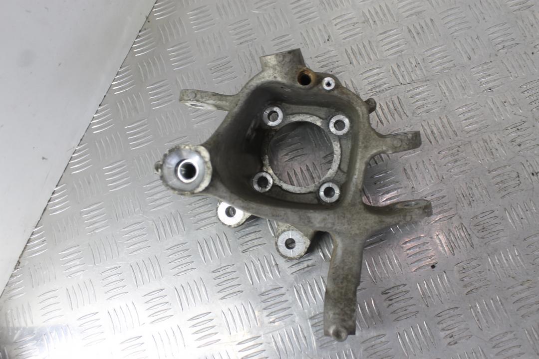 кулак задний левый BMW 7 серия F01/F02 F02 2012, 4.4 л., N63 B44 A, бензин, black sapphire metallic (475), полный привод, 33326796497 - фото №1