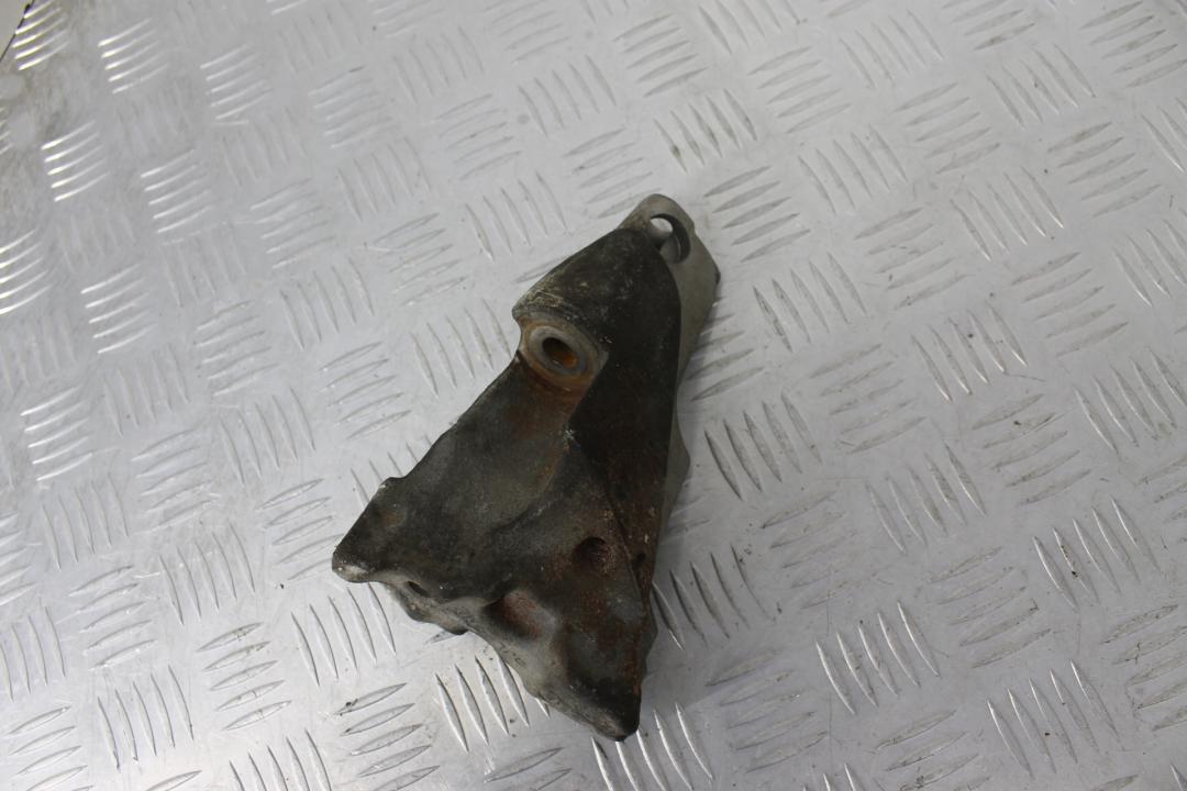 Кронштейн балки BMW 7 серия F01/F02 F02 2012, 4.4 л., N63 B44 A, бензин, black sapphire metallic (475), полный привод, 31116790285, 6790285 - фото №1