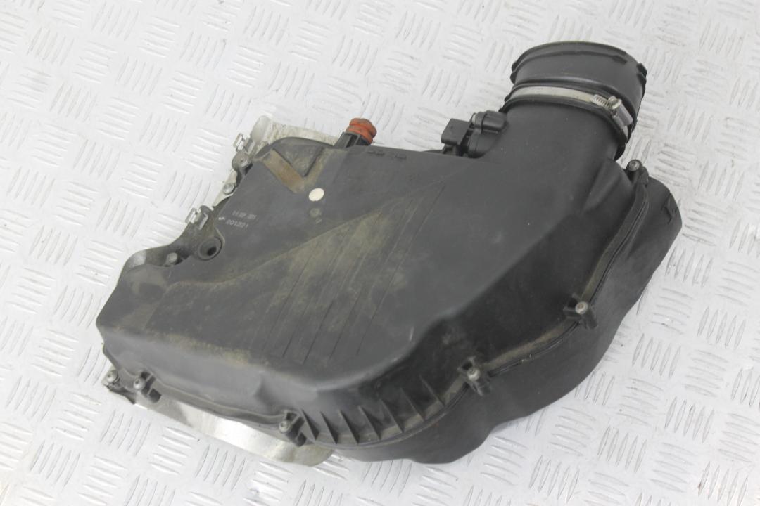 корпус воздушного фильтра BMW 7 серия F01/F02 F02 2012, 4.4 л., N63 B44 A, бензин, black sapphire metallic (475), полный привод, 13717577466, 7577466 - фото №1