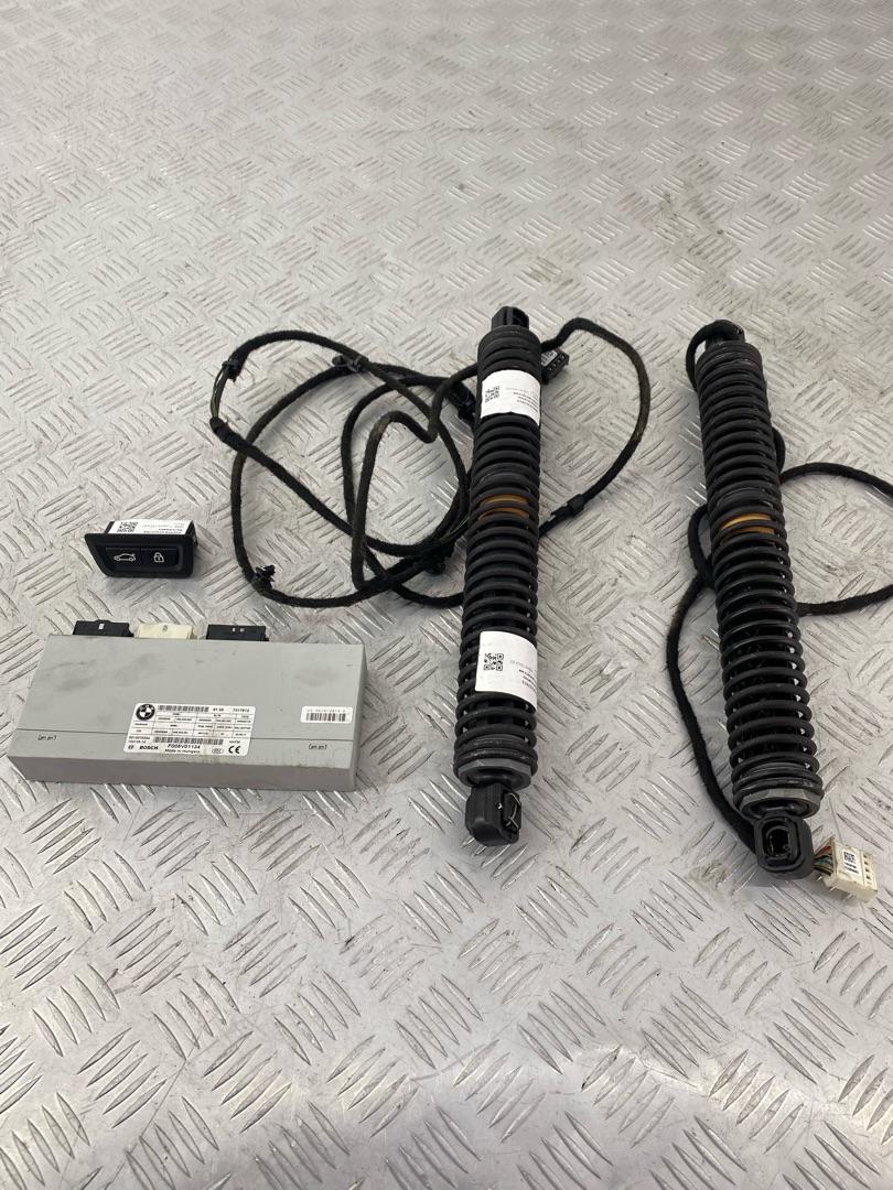 комплект электропривода крышки багажника BMW 7 серия F01/F02 F02 2012, 4.4 л., N63 B44 A, бензин, black sapphire metallic (475), полный привод, 51247185713, 51247185714, 61319275121, 61357317512, 7317512 - фото №1