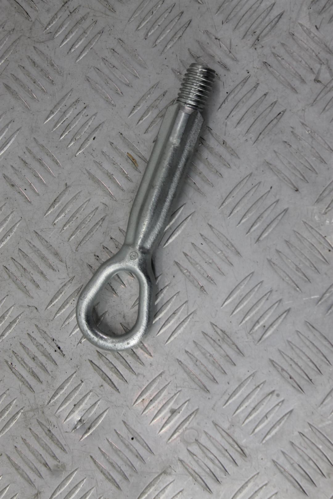 крюк буксировочный BMW 7 серия F01/F02 F02 2012, 4.4 л., N63 B44 A, бензин, black sapphire metallic (475), полный привод, 72157953893 - фото №1