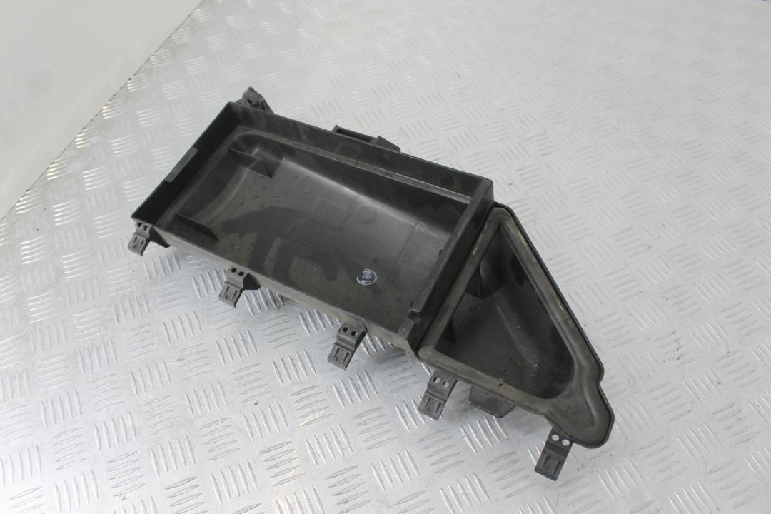 корпус салонного фильтра BMW 5 серия E60/E61 2004, 2.2 л., M54 B22 (226S1), бензин, АКПП, titansilber metallic (354), седан, 64316913504, 6913504 - фото №1