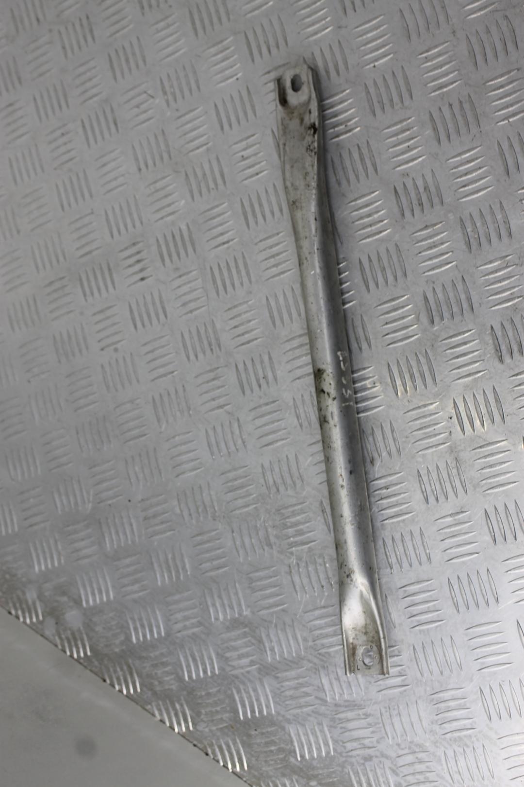 кронштейн передней панели (телевизора) BMW 7 серия F01/F02 F01 2011, 4.4 л., N63 B44 A, бензин, АКПП, седан, задний привод, 51717180316, 7180316 - фото №1