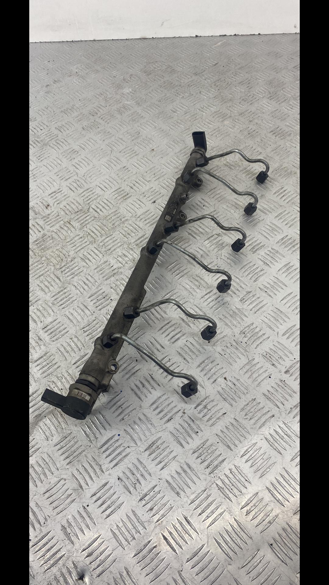 топливная рампа BMW 3 серия E90/E91/E92/E93 E92 2007, 3.0 л., M57 D30 (306D5), дизель, АКПП, купе, задний привод, правый руль, 7795514, 13537795514 - фото №1