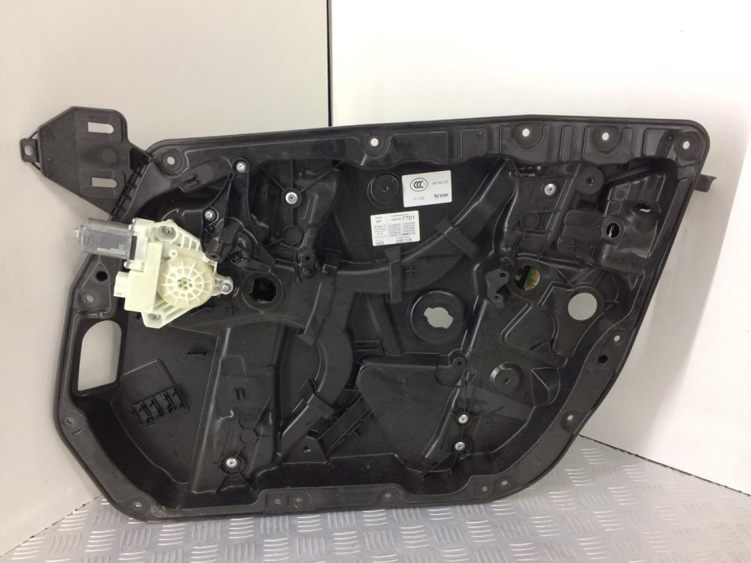 стеклоподъемник передний правый Mercedes-Benz E-Класс W213/S213/C238/A238 2017, 2.0 л., OM 654.920, дизель, АКПП, универсал, задний привод, правый руль, A2137600100 - фото №1