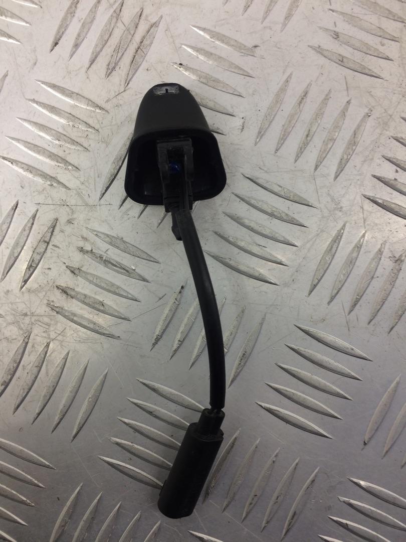 форсунка омывателя лобового стекла BMW 3 серия E90/E91/E92/E93 E92 2007, 3.0 л., M57 D30 (306D5), дизель, АКПП, купе, задний привод, правый руль, 61667131299, 9636584 - фото №1