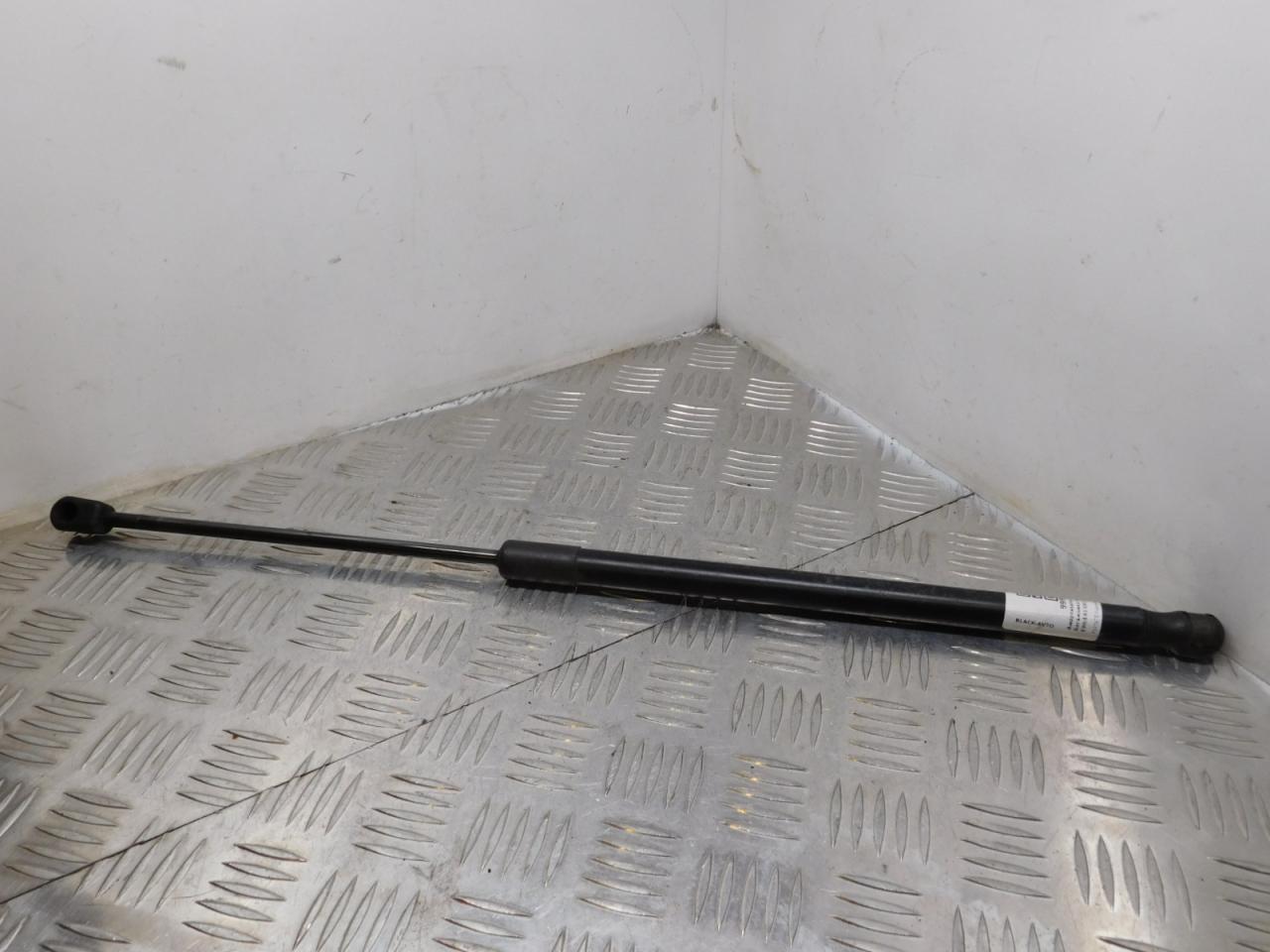 амортизатор крышки багажника (3-5 двери) BMW 3 серия E90/E91/E92/E93 2007, 3.0 л., 306D2, дизель, МКПП, серебро, универсал, задний привод, правый руль, 7127875 - фото №1