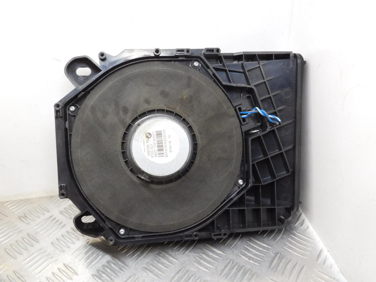 сабвуфер BMW 3 серия E90/E91/E92/E93 2007, 3.0 л., M57 D30 (306D3), дизель, МКПП, серебро, универсал, задний привод, правый руль, 65139143233, 9143233 - фото №1