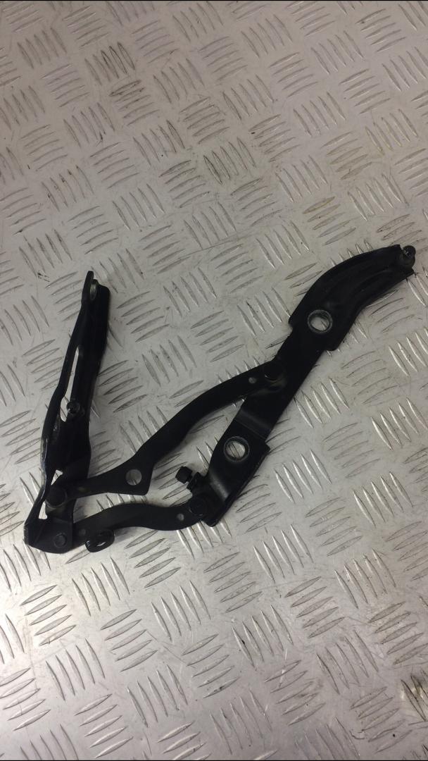 петля крышки багажника BMW 3 серия E90/E91/E92/E93 E92 2007, 3.0 л., M57 D30 (306D5), дизель, АКПП, купе, задний привод, правый руль, 41627210676, 7060628 - фото №1