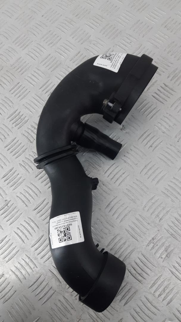 патрубок турбины BMW 3 серия E90/E91/E92/E93 2007, 3.0 л., M57 D30 (306D3), дизель, МКПП, серебро, универсал, задний привод, правый руль, 7794172, 13717794172 - фото №1