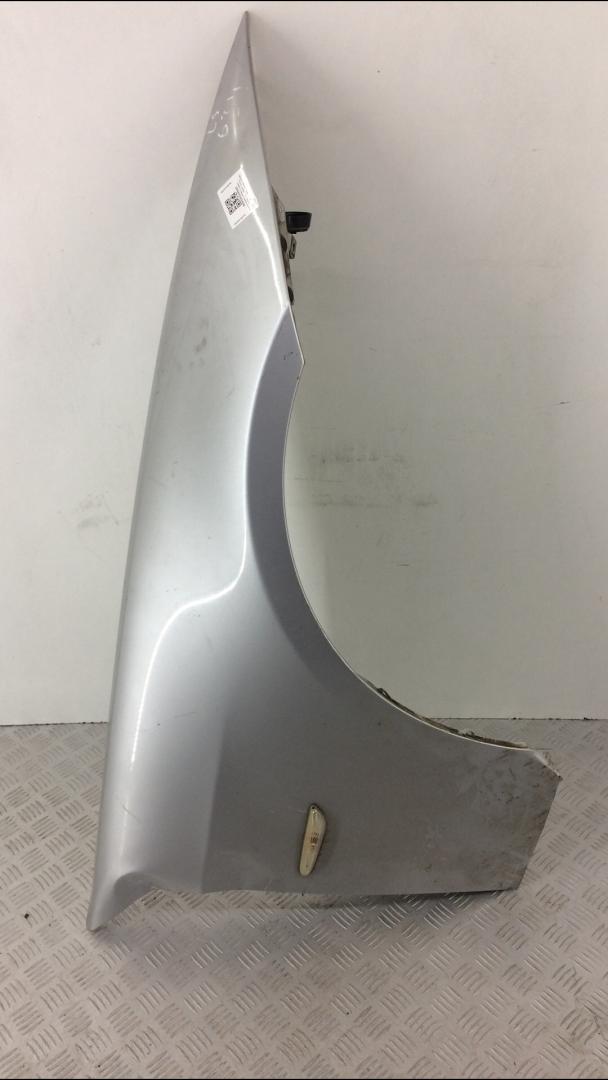 крыло переднее правое BMW 3 серия E90/E91/E92/E93 2007, 3.0 л., M57 D30 (306D3), дизель, МКПП, серебро, универсал, задний привод, правый руль, 41357135680 - фото №1