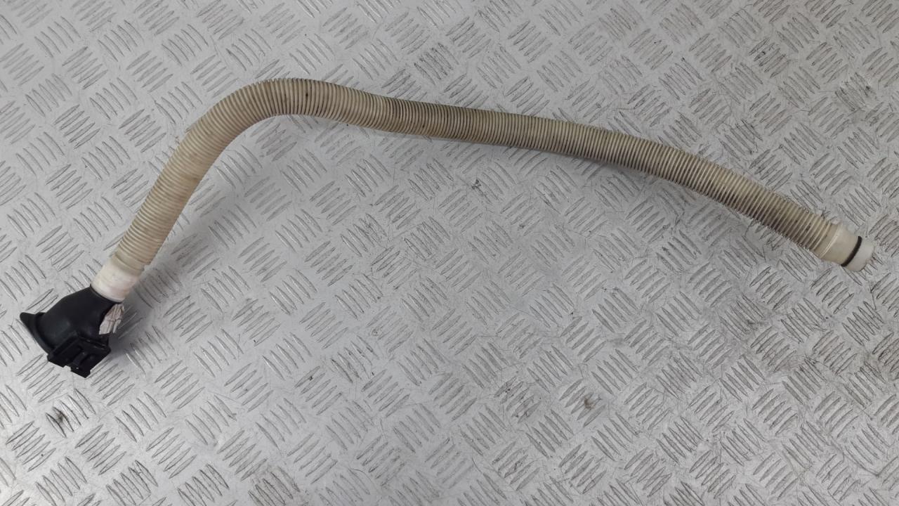 горловина бачка омывателя BMW 3 серия E90/E91/E92/E93 2007, 3.0 л., M57 D30 (306D3), дизель, МКПП, серебро, универсал, задний привод, правый руль, 7075099, 61667075099 - фото №1