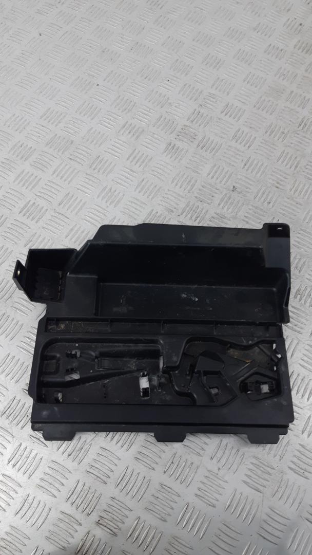 пластик BMW 3 серия E90/E91/E92/E93 2007, 3.0 л., M57 D30 (306D3), дизель, МКПП, серебро, универсал, задний привод, правый руль, 51477141859, 7141859 - фото №1