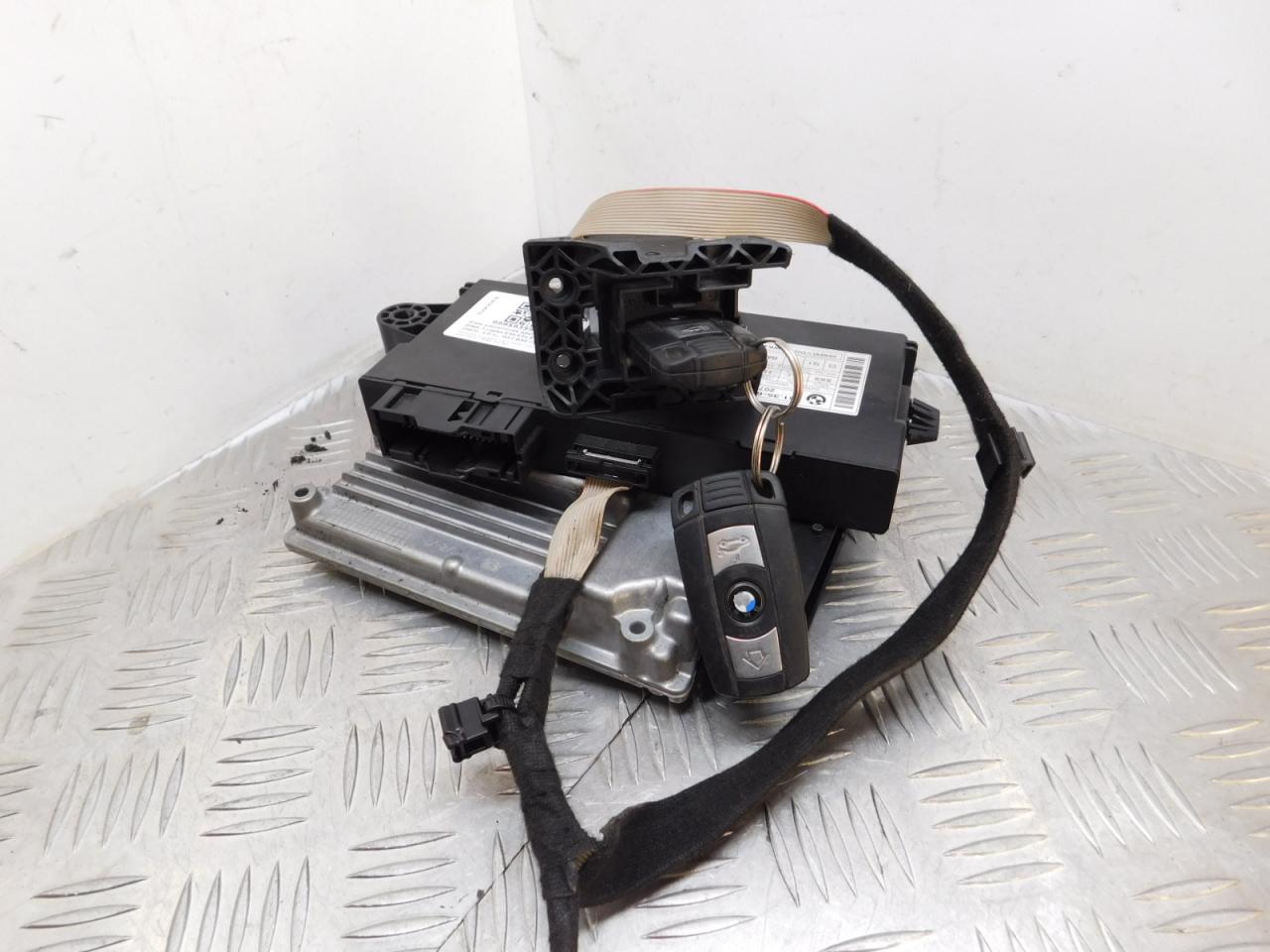 блок управления двигателем BMW 3 серия E90/E91/E92/E93 2007, 3.0 л., M57 D30 (306D3), дизель, МКПП, серебро, универсал, задний привод, правый руль, 13617803369, 7803369 - фото №1