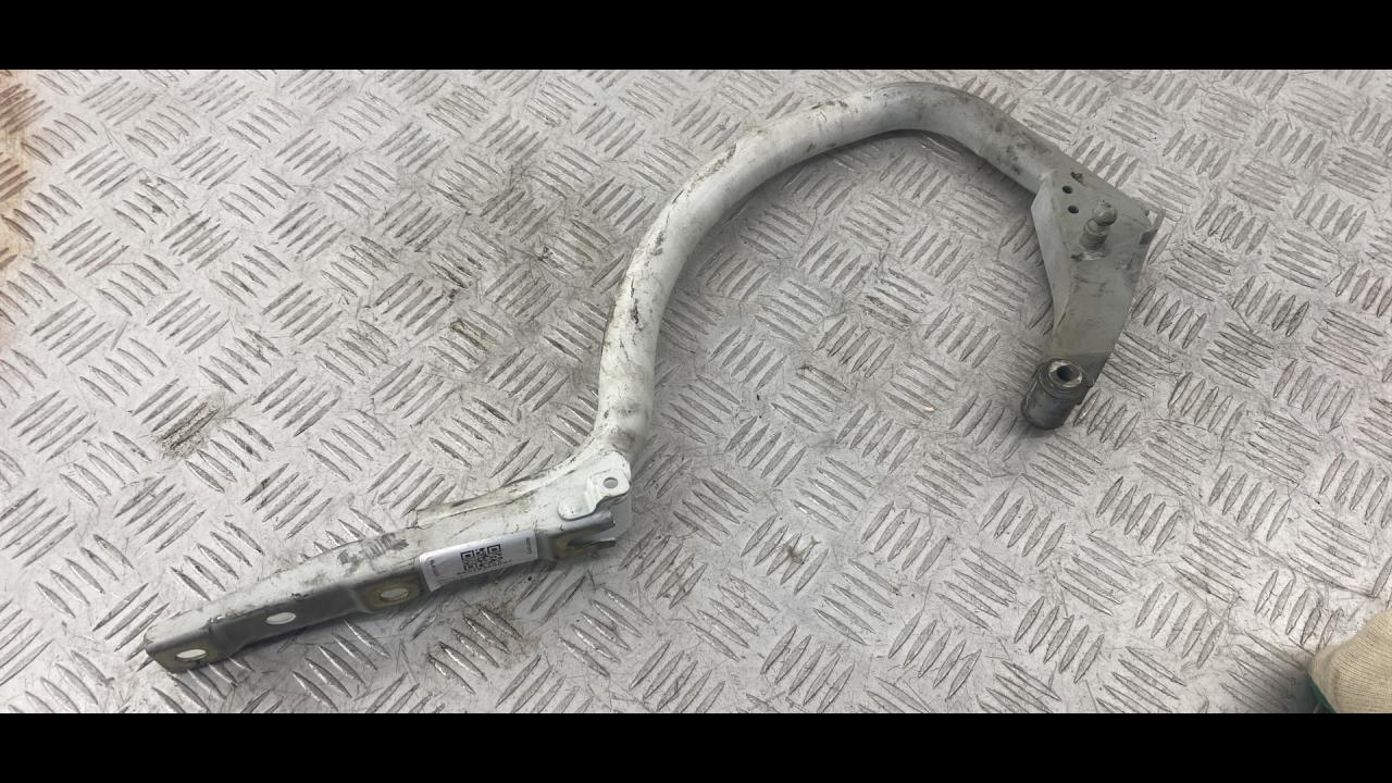 петля крышки багажника BMW 7 серия F01/F02 F01 2011, 4.4 л., N63 B44 A, бензин, АКПП, седан, задний привод, 41627189258 - фото №1