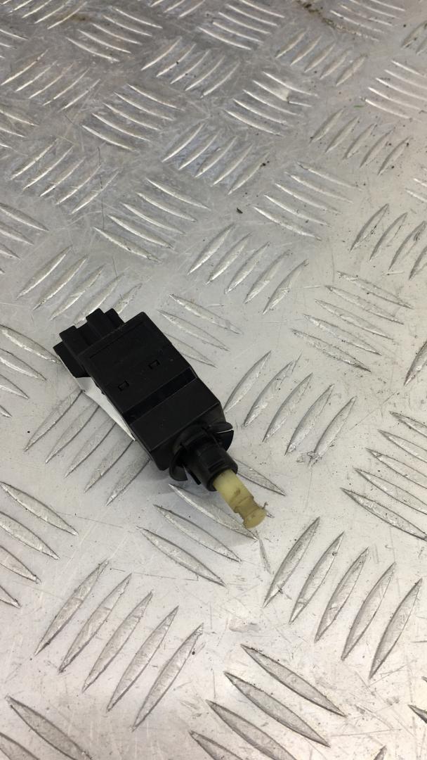 Датчик педали тормоза (лягушка) Mercedes-Benz CLS-Класс C219 W219 2007, 3.2 л., дизель, АКПП, седан, задний привод, правый руль, 0015454009 - фото №1