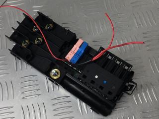 блок предохранителей Mercedes-Benz CLS-Класс C219 W219 2007, 3.2 л., дизель, АКПП, седан, задний привод, правый руль, 2115452301