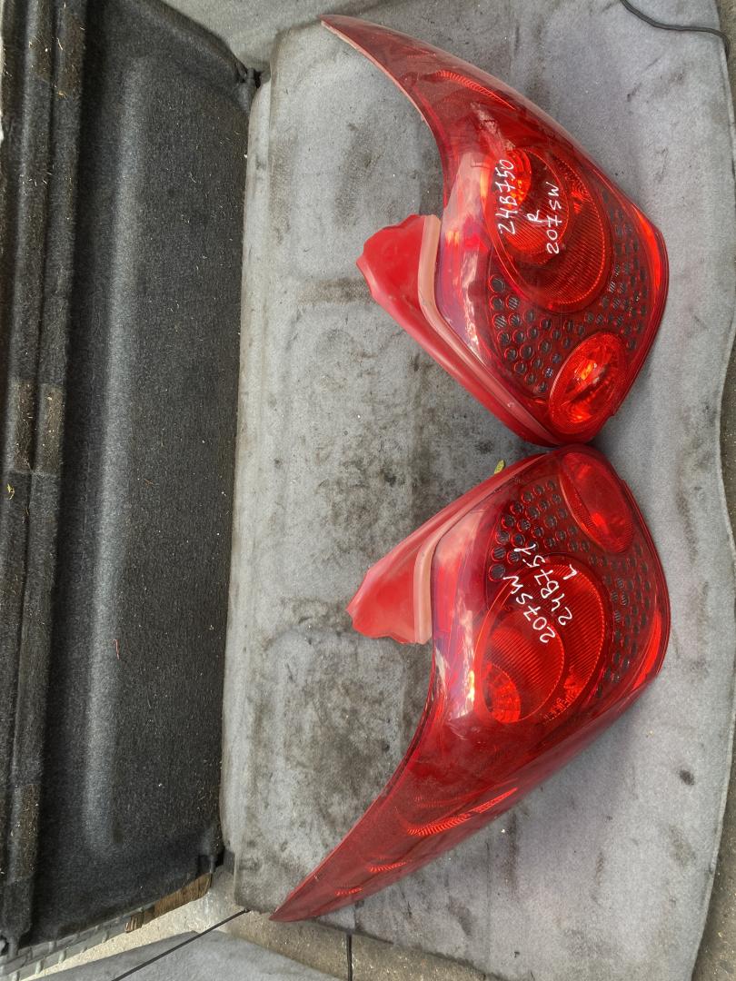 фонарь задний правый Peugeot 207 1 поколение 2008, универсал - фото №1