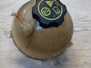 бачок расширительный Chevrolet Malibu 9 поколение 2018, 1.5 л., бензин, АКПП, 23386455