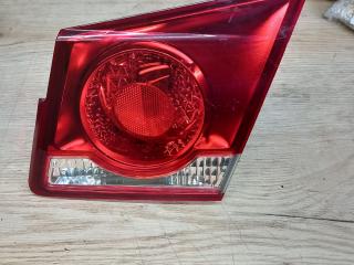 фонарь крышки багажника правый Chevrolet Cruze 1 поколение 2012, 1.4 л., бензин, 95389372