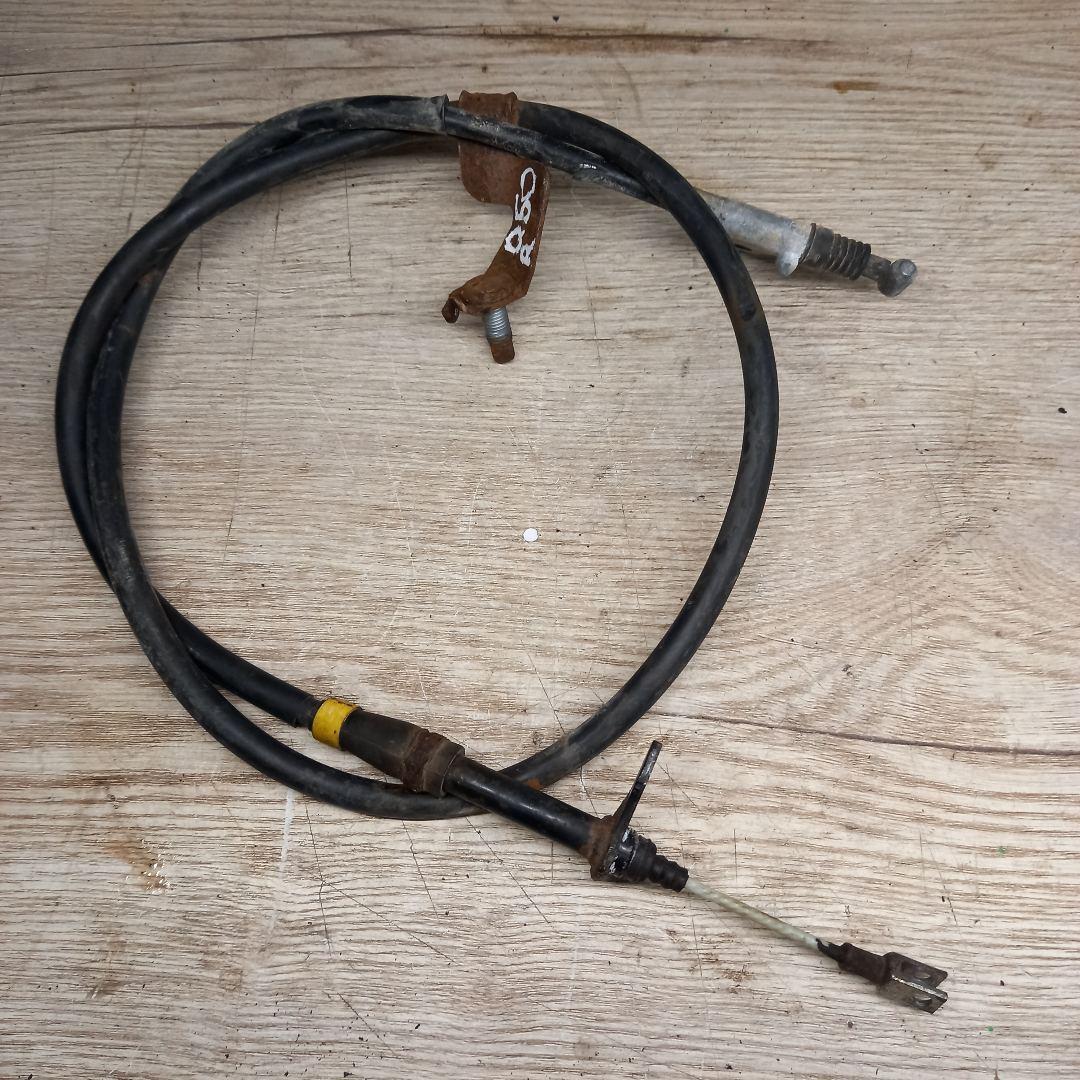 трос ручника Infiniti Q50 1 поколение V37 2014, 3.7 л., VQ37VHR, бензин, АКПП, (qaa) white 3p, седан, полный привод, 365304GE0A - фото №1